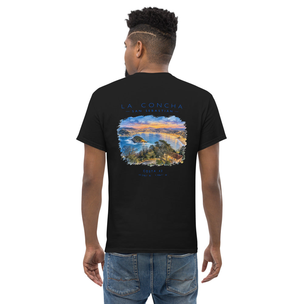 Camiseta La Concha negra de Costa 43, modelo de espaldas