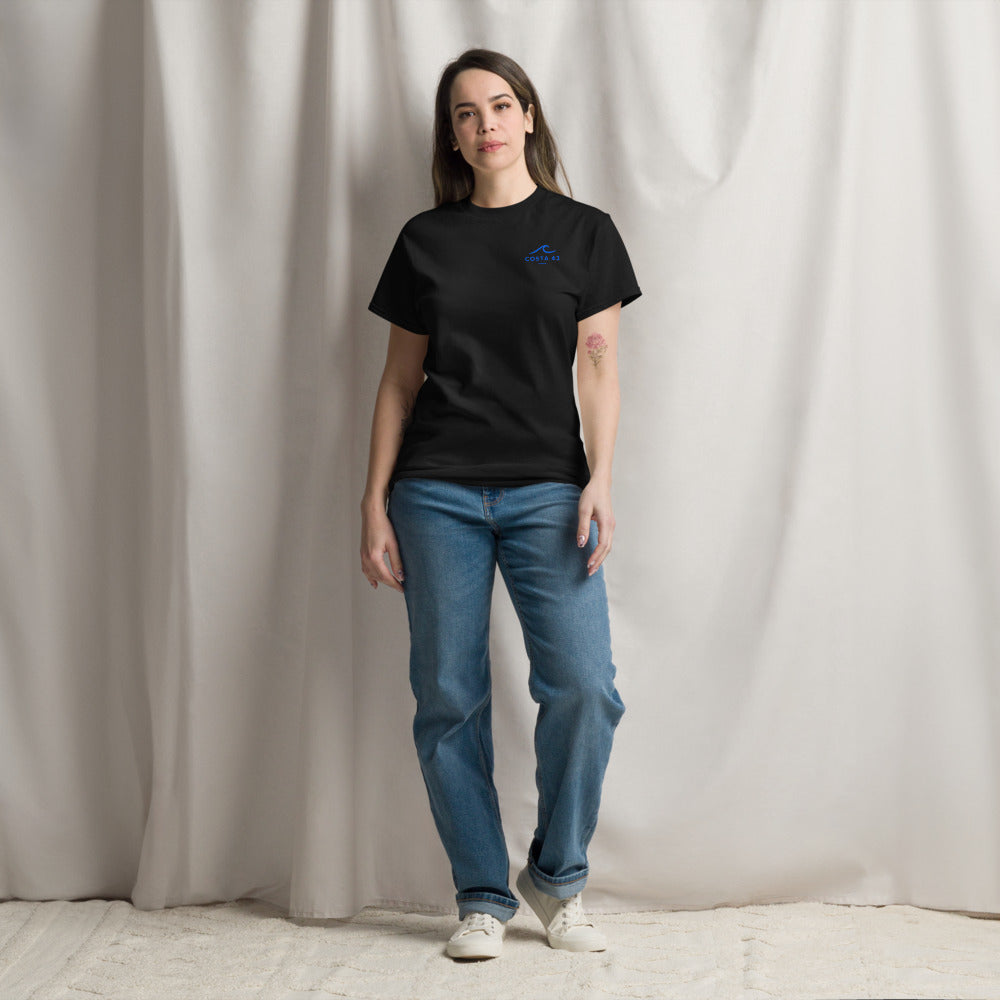 Camiseta Port Vieux negra de Costa 43, puesta