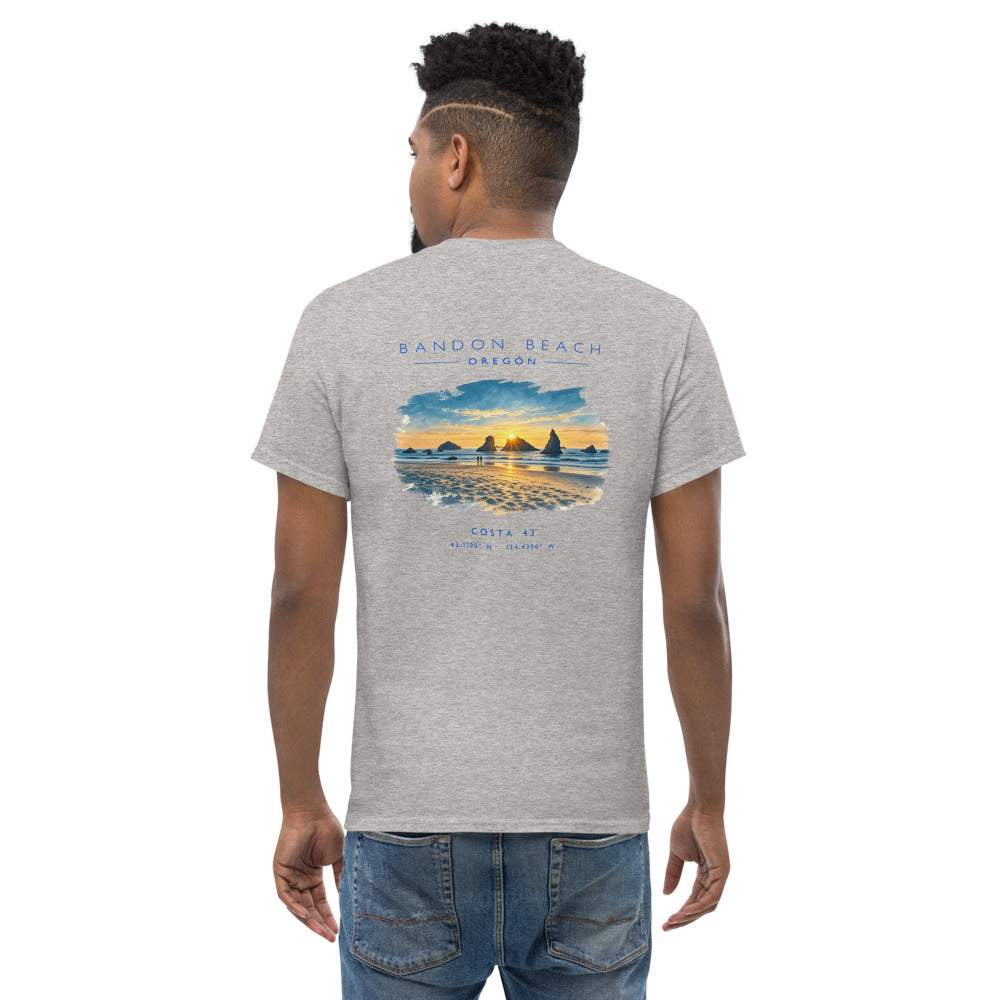 Camiseta Bandon Beach gris de Costa 43, modelo de espaldas