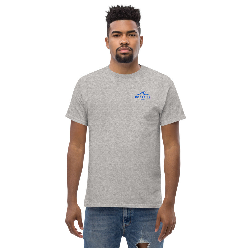 Camiseta Bandon Beach gris de Costa 43, modelo de frente