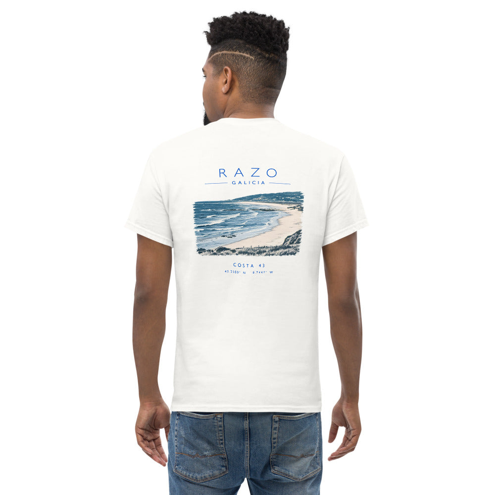 Camiseta Razo blanca de Costa 43, modelo de espaldas