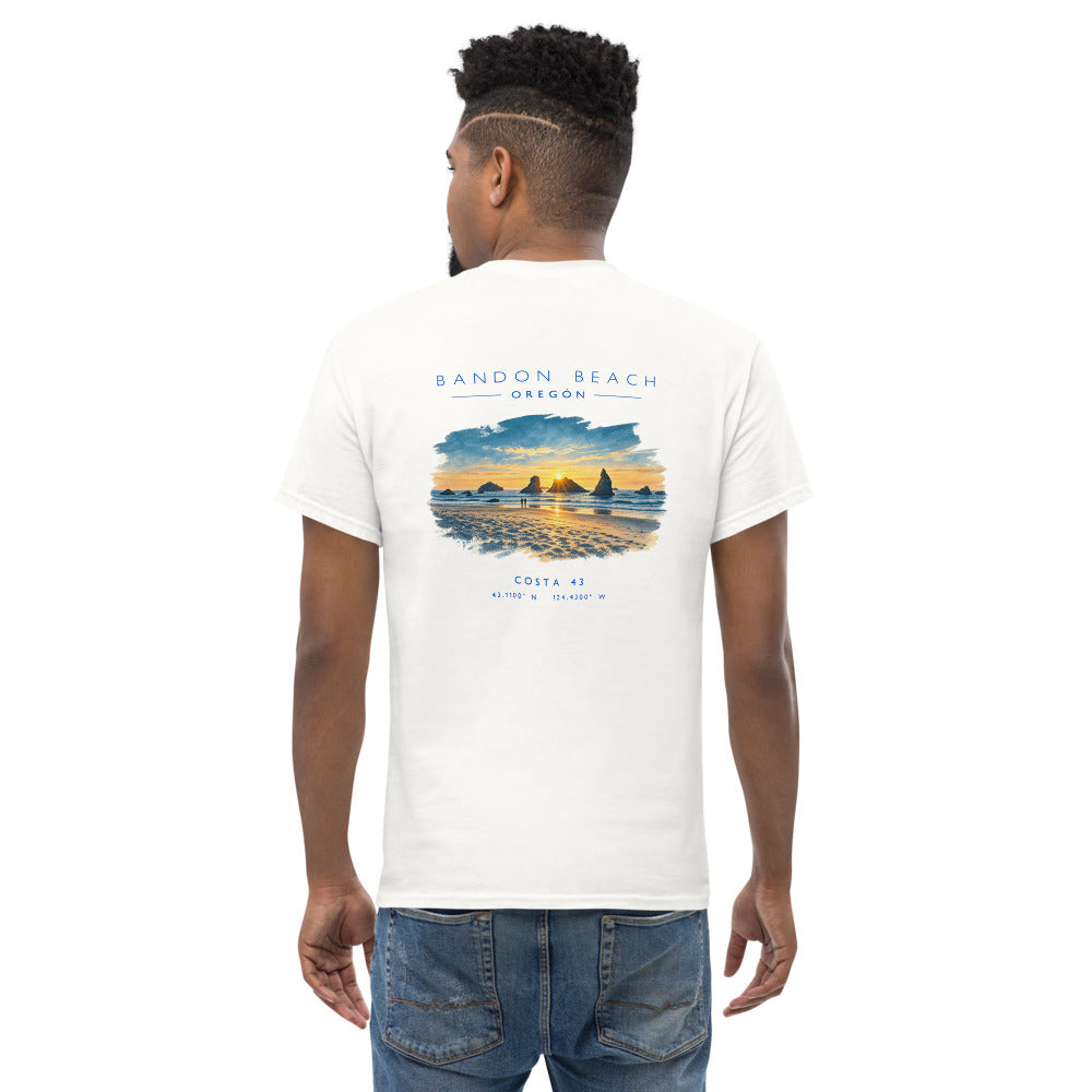 Camiseta Bandon Beach blanca de Costa 43, modelo de espaldas
