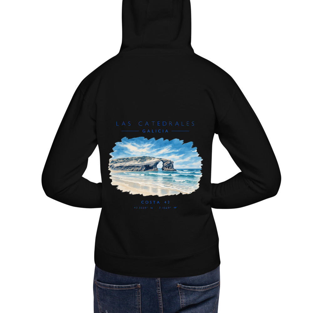 Sudadera con capucha Las Catedrales negra de Costa 43, modelo de espaldas
