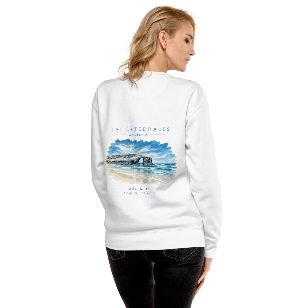 Sudadera Las Catedrales blanca de Costa 43, puesta, de espaldas